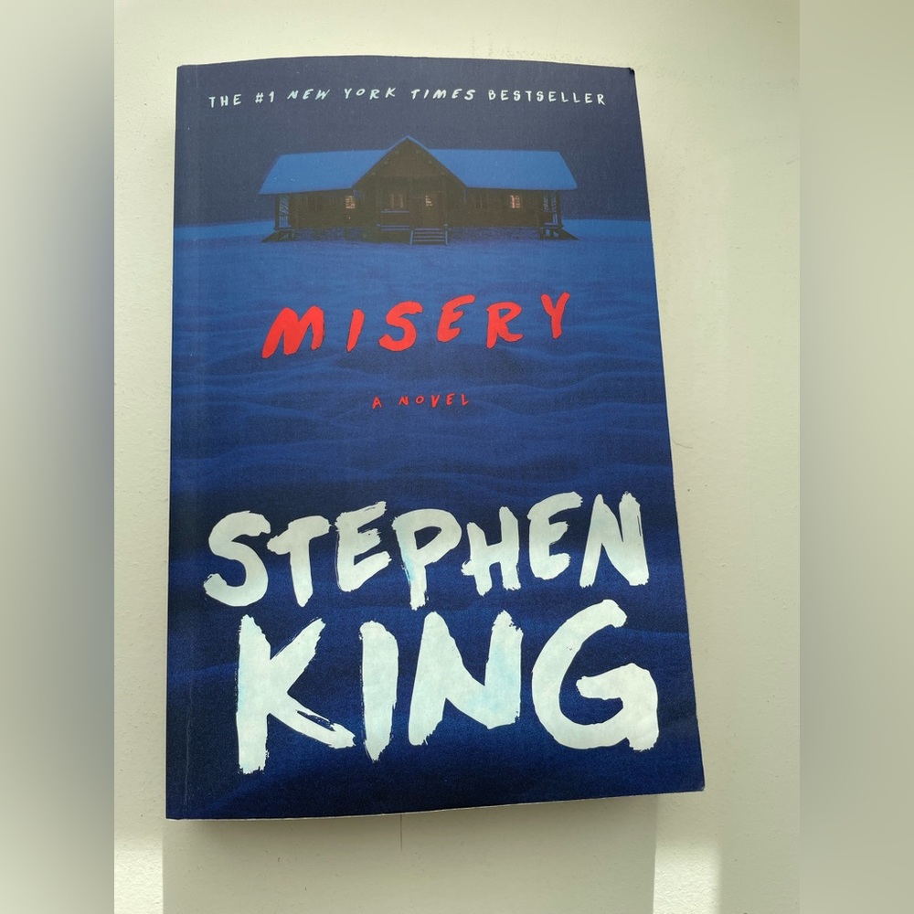 Book. Misery by Stephen King. Thriller. Soft cover